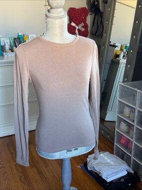 Light Mauve Long-Sleeve Crew Neck Top - Unbranded